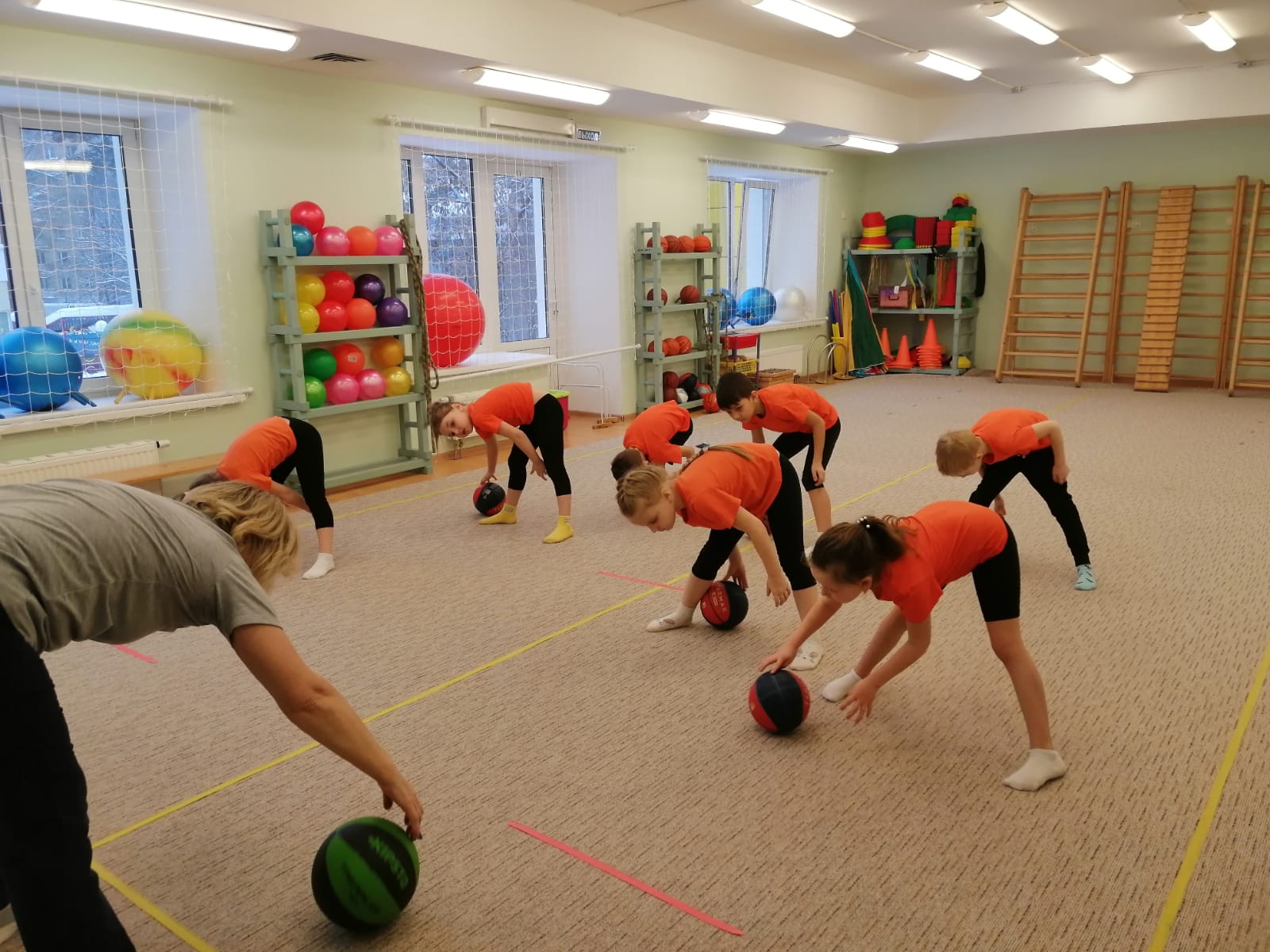 Физкультура с мячом | Детский сад №23